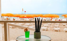Delfino Beach - CDSHotels